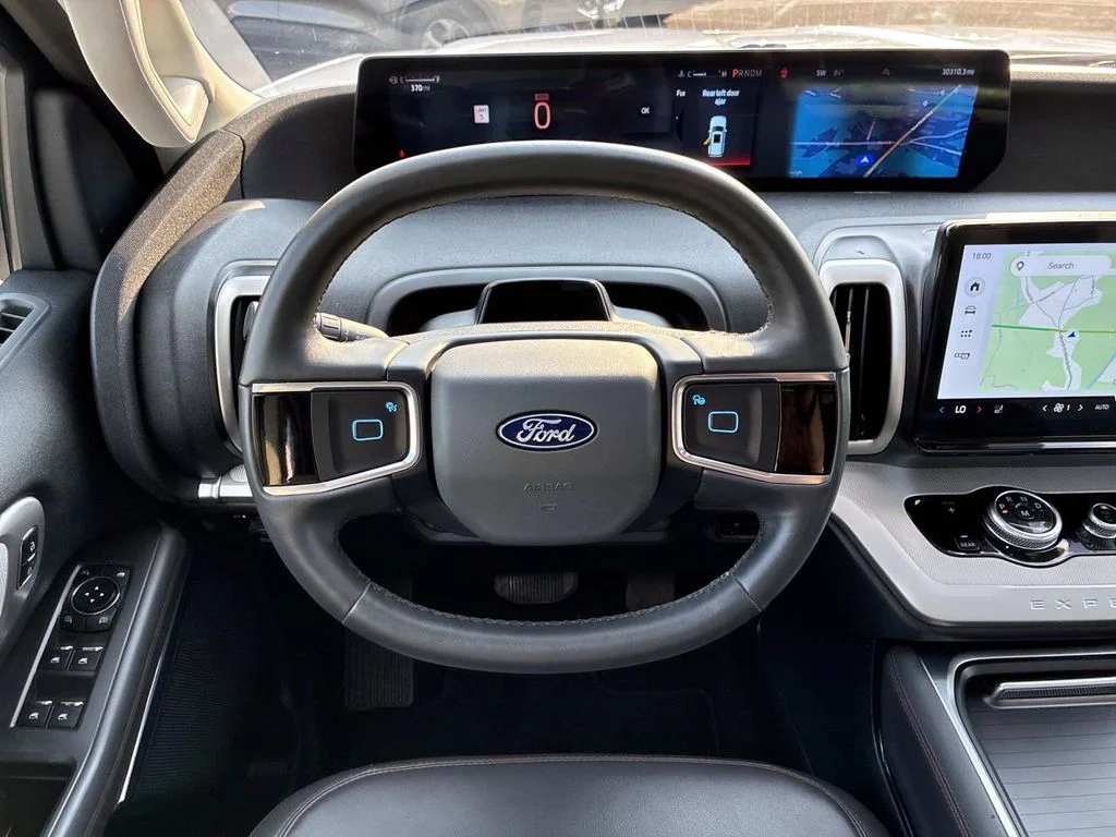 Used 2025 Oxford White Ford Active image 22