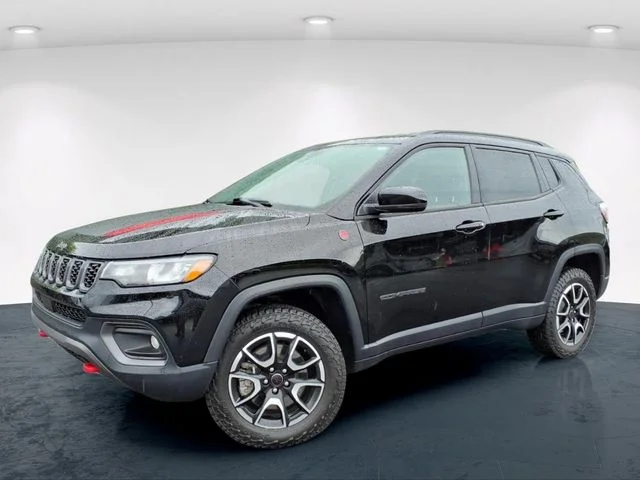 Used 2025 Black Jeep Trailhawk image 2