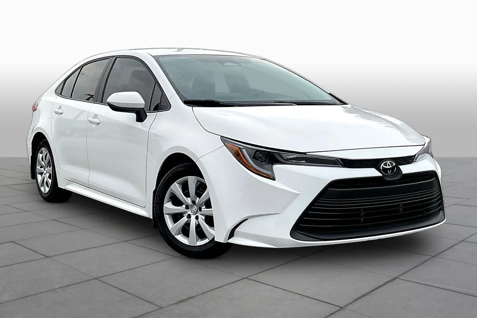 Certified Used 2025 Ice Cap Toyota LE image 3