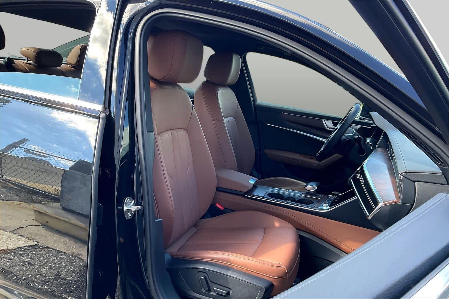 Used 2019 Mythos Black Metallic Audi Premium Plus image 8