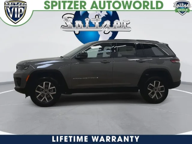 New 2027 Sting-Gray Clear-Coat Paint Jeep Laredo X image 10