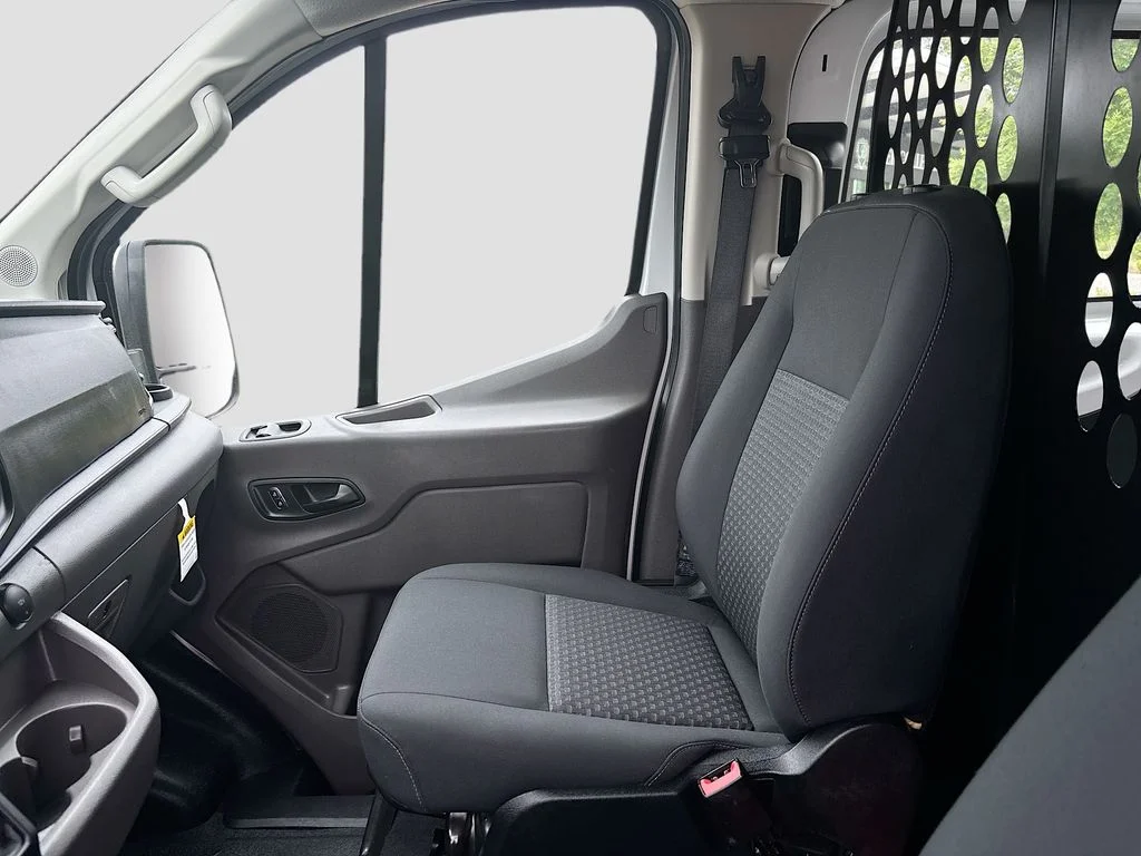 Used 2025 Oxford White Ford Base image 35
