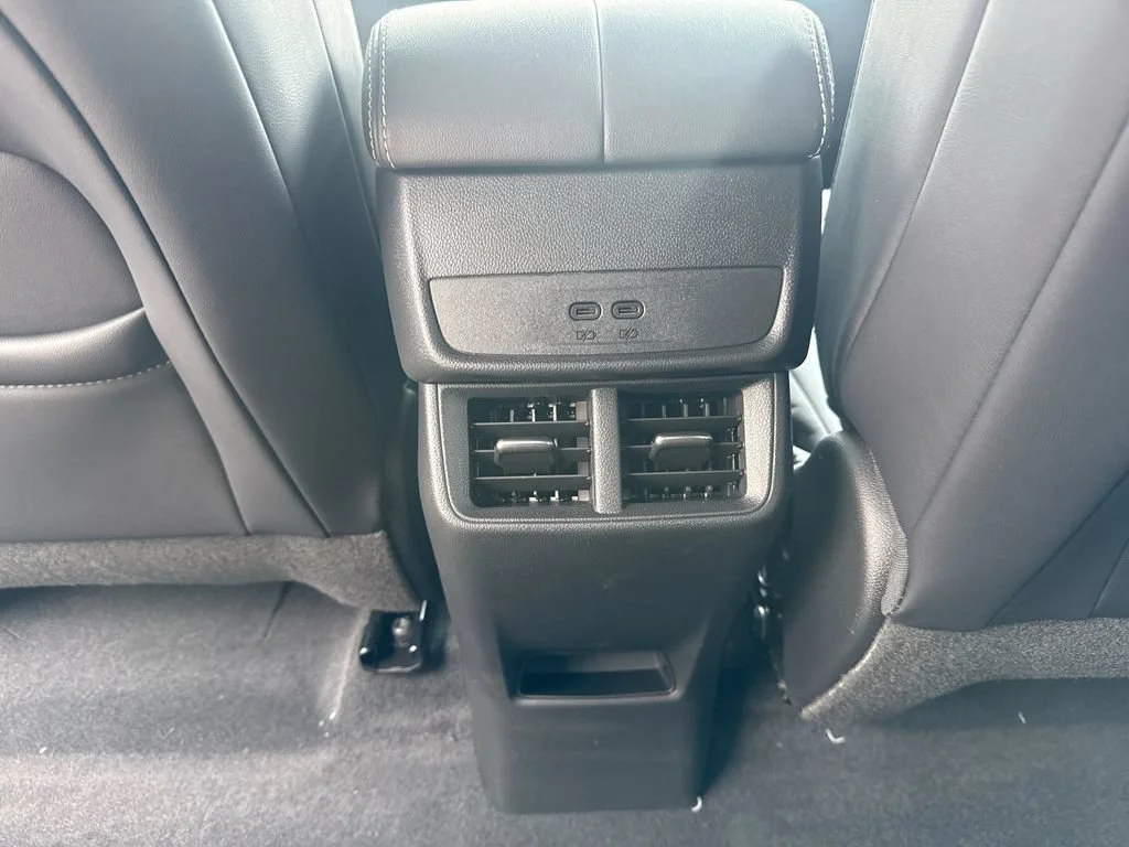 New 2027 Sterling Metallic GMC AWD Elevation image 21