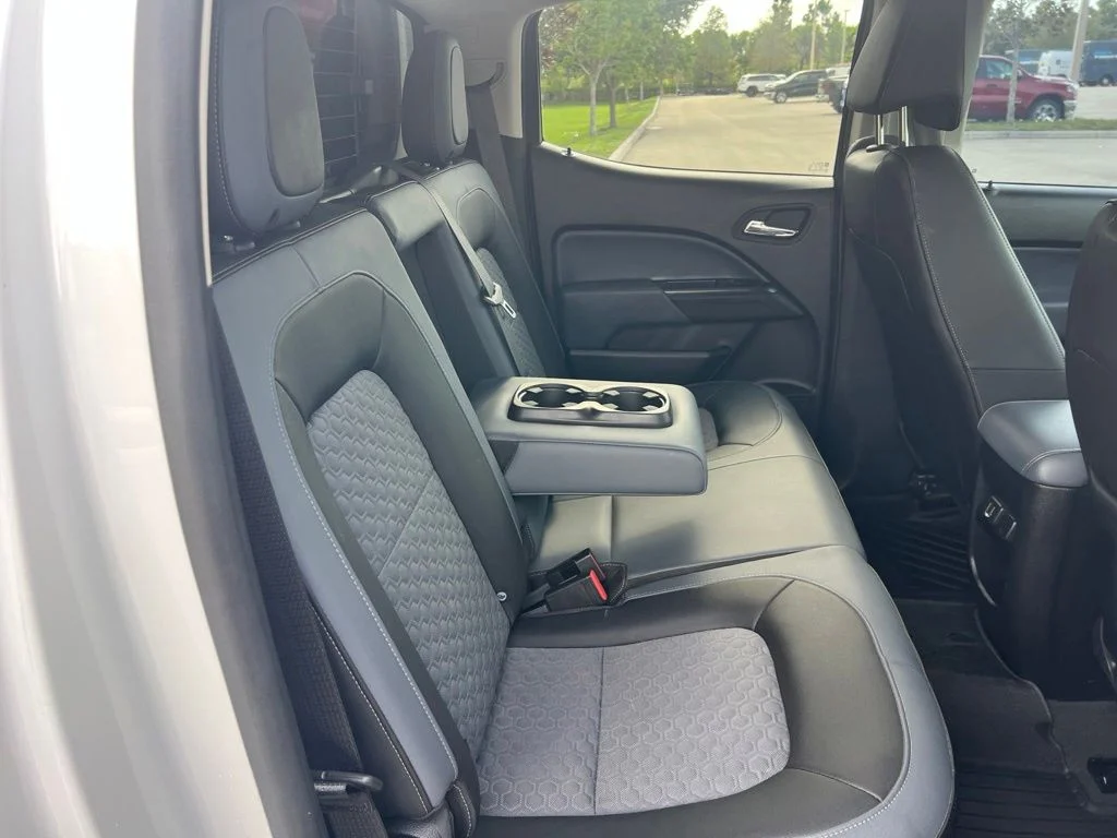 Used 2021 White Chevrolet Z71 image 18