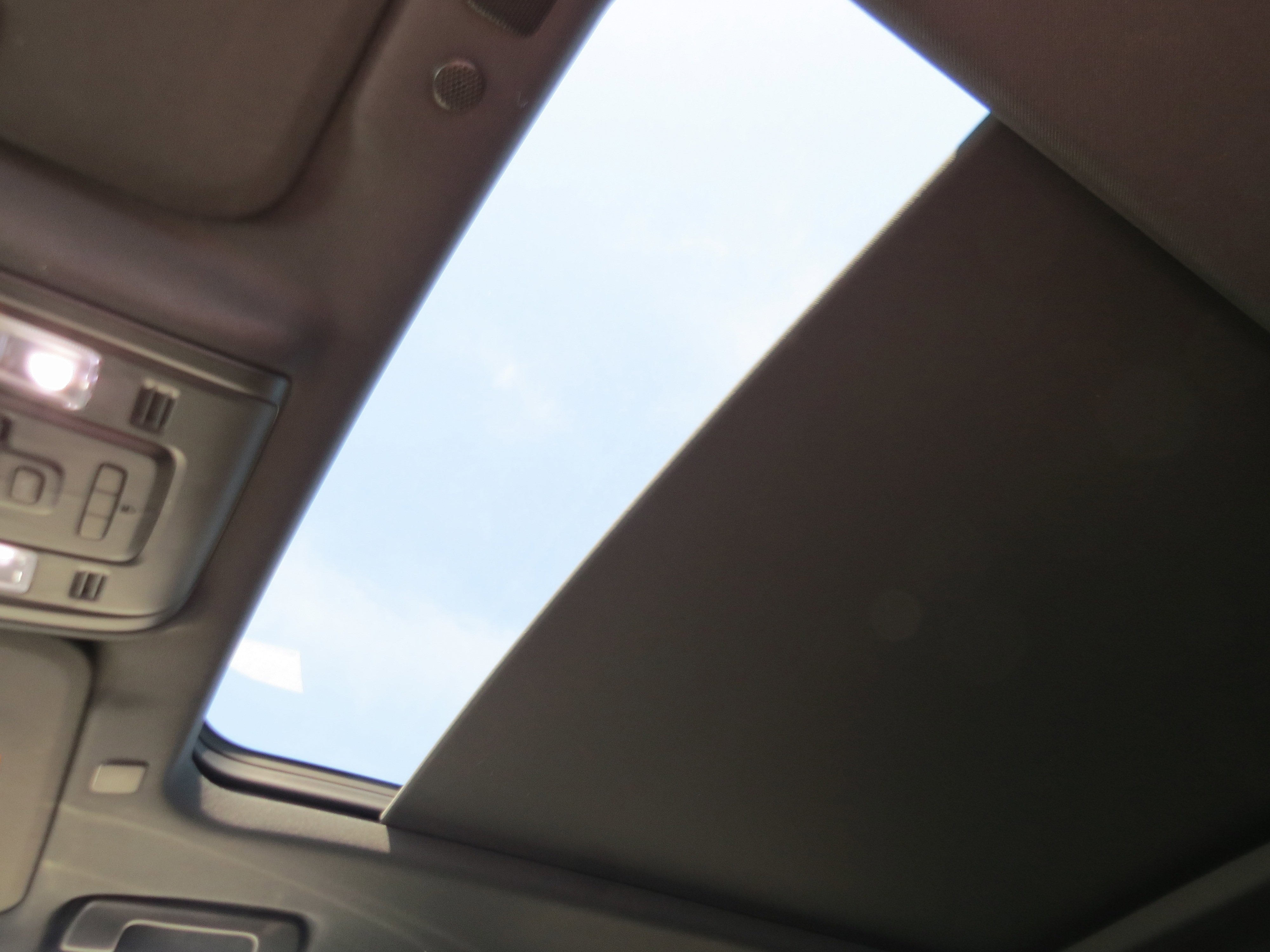 Used 2024 Iridescent Pearl Tricoat Chevrolet High Country image 32