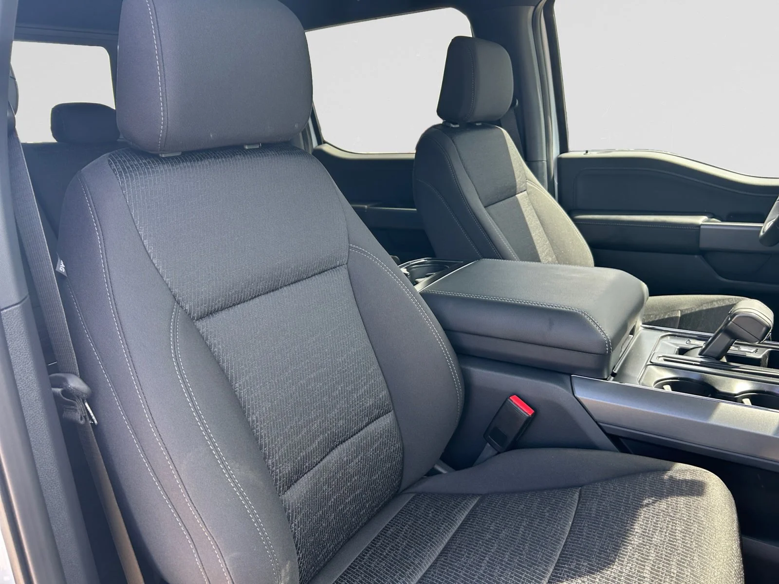 New 2026 Oxford White Ford XLT image 12