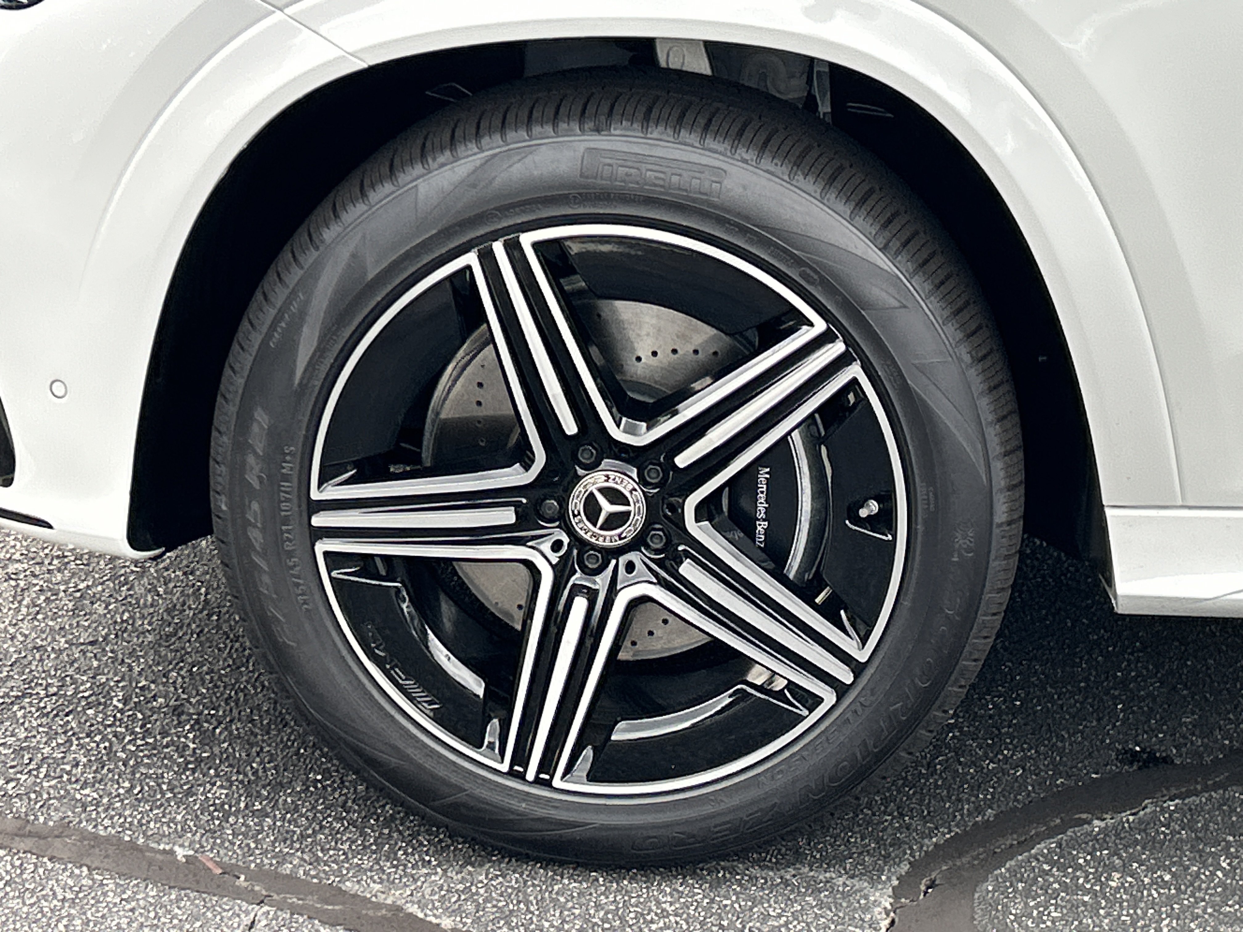 New 2026 MANUFAKTUR Moonlight White Metallic Mercedes-Benz GLE 450 4MATIC® SUV image 14