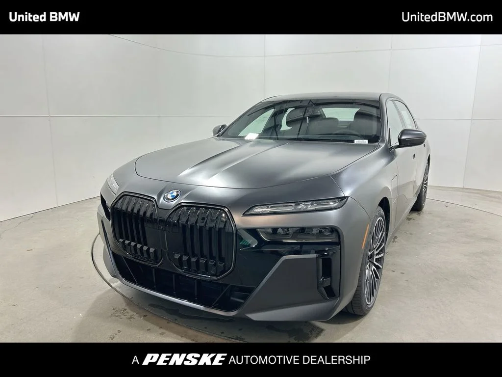 2026 BMW 7 Series 750e - Photo 1