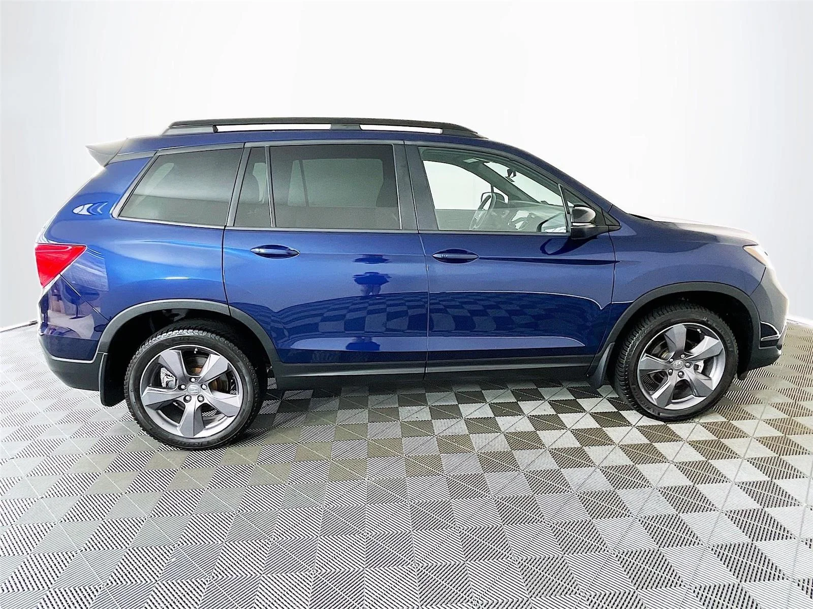 Certified Used 2021 Obsidian Blue Pearl Honda Touring image 12