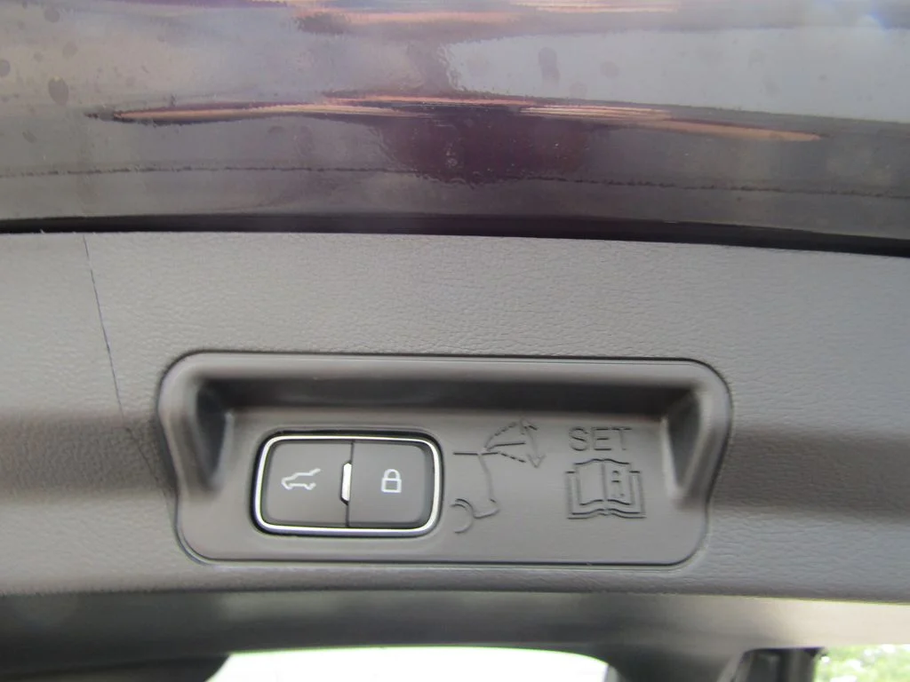 New 2027 Agate Black Metallic Ford ST-Line image 14
