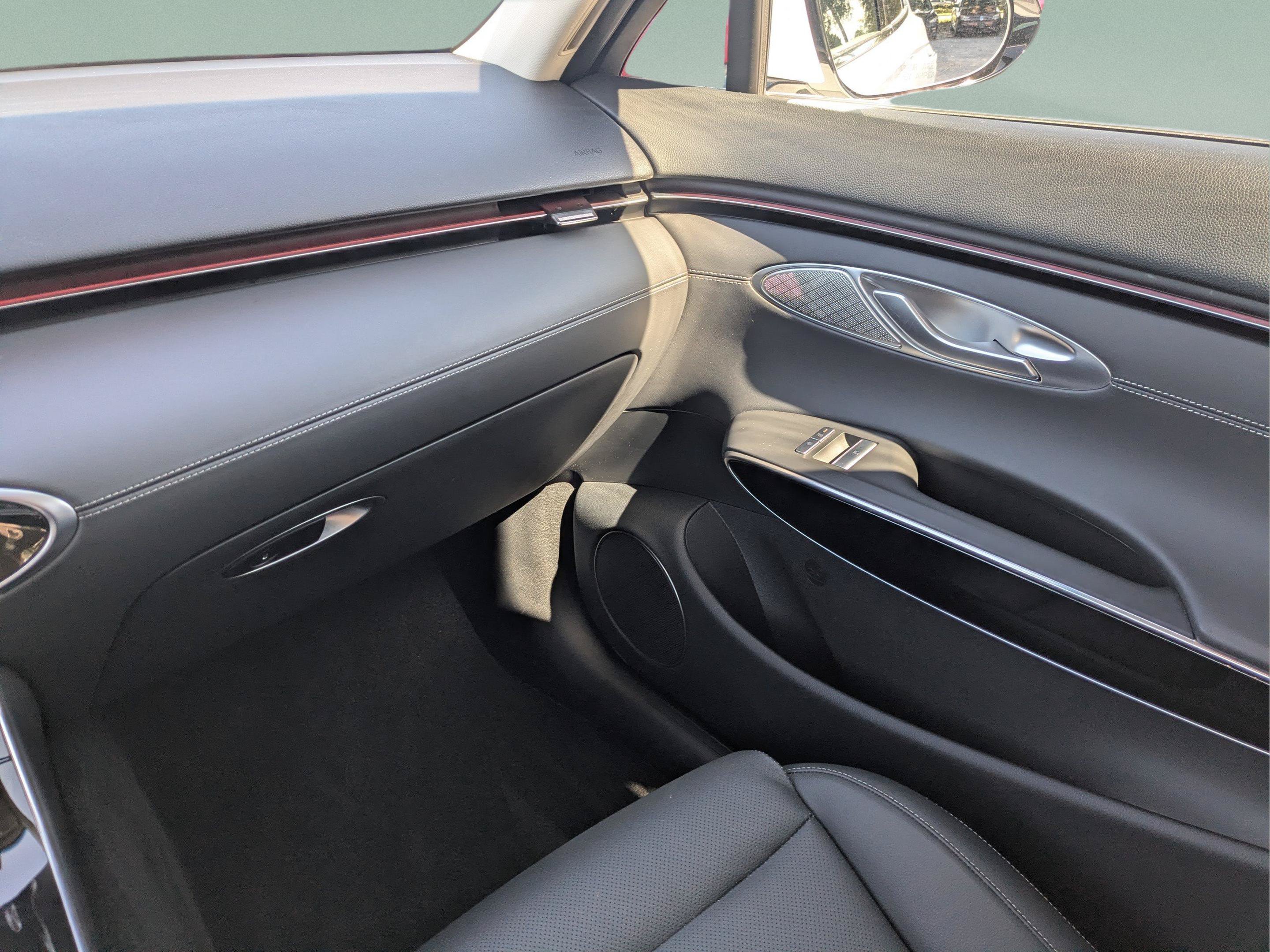 2026 GENESIS GV70 Standard - Photo 17