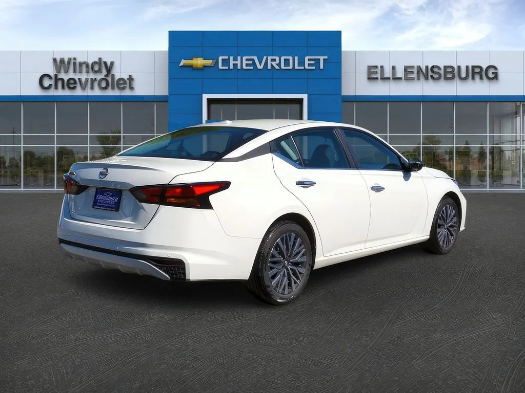 2025 Nissan Altima SV - Photo 7