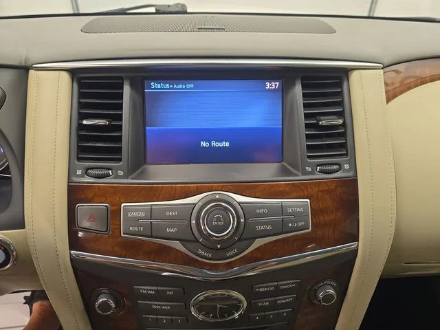 Used 2017 White INFINITI Base image 29
