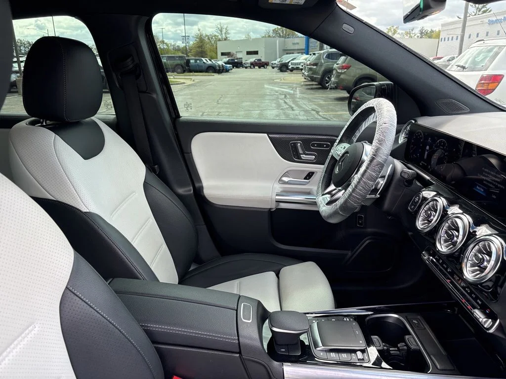 Used 2022 Night Black Mercedes-Benz GLA 35 AMG® image 35