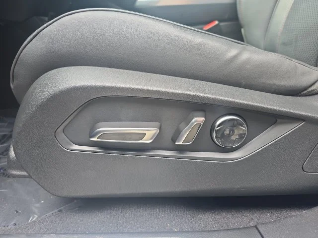 2025 Acura RDX A-Spec Package - Photo 9