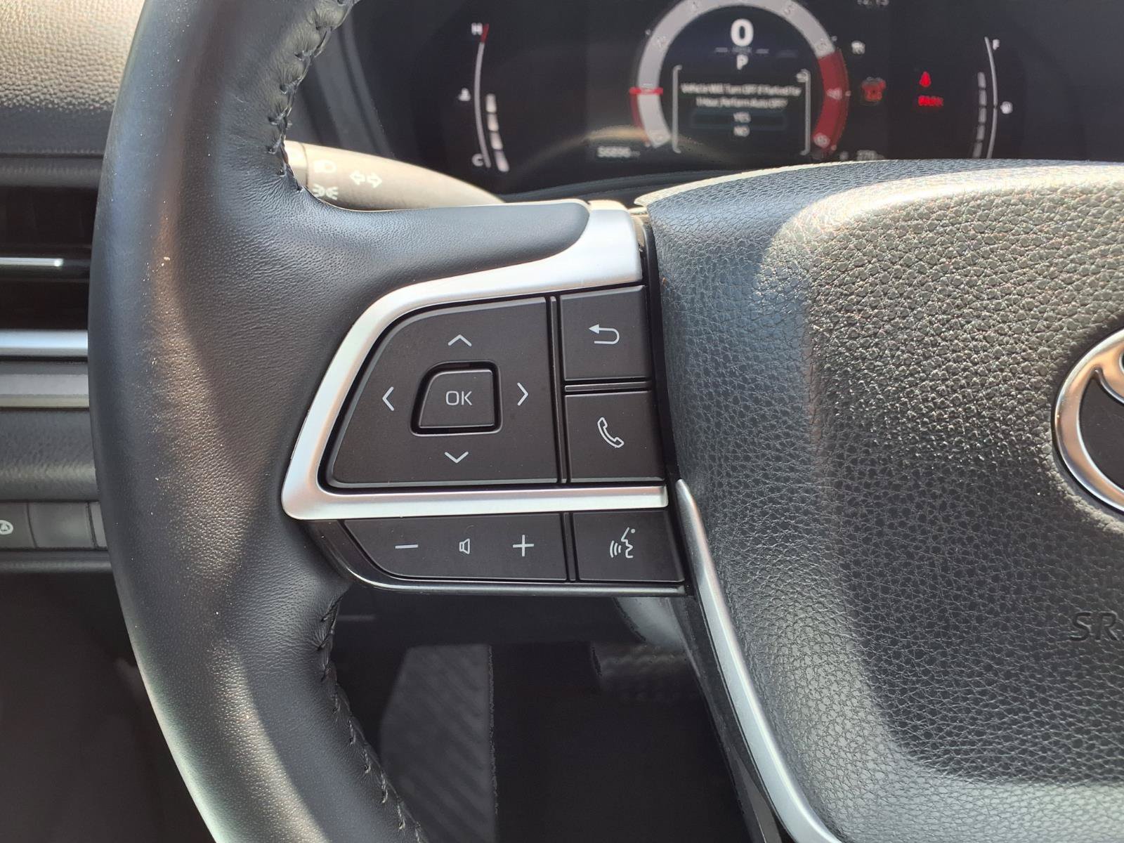 Certified Used 2024 Pearl Toyota XLE image 23