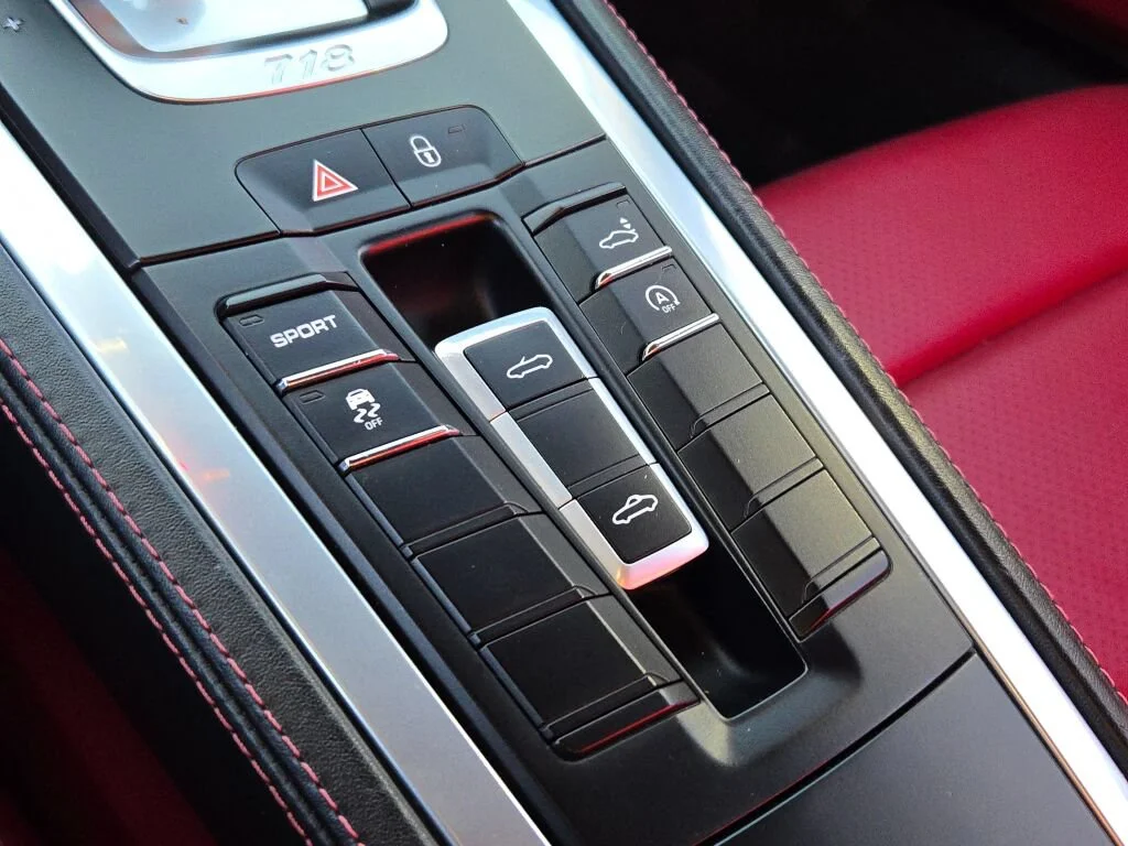 Used 2018 Black Porsche Base image 20