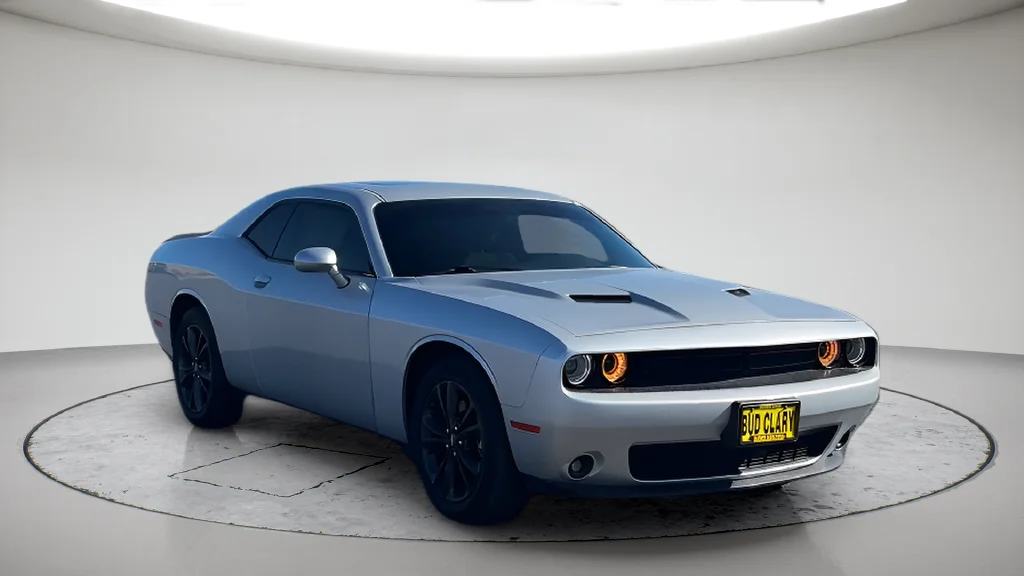 Used 2020 Silver Dodge SXT image 11