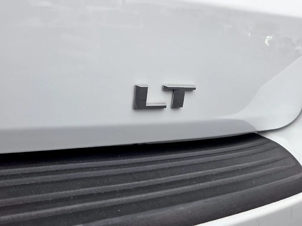 Used 2026 Summit White Chevrolet LT image 12