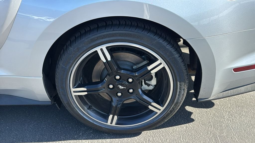 Used 2019 Silver Ford GT Premium image 9