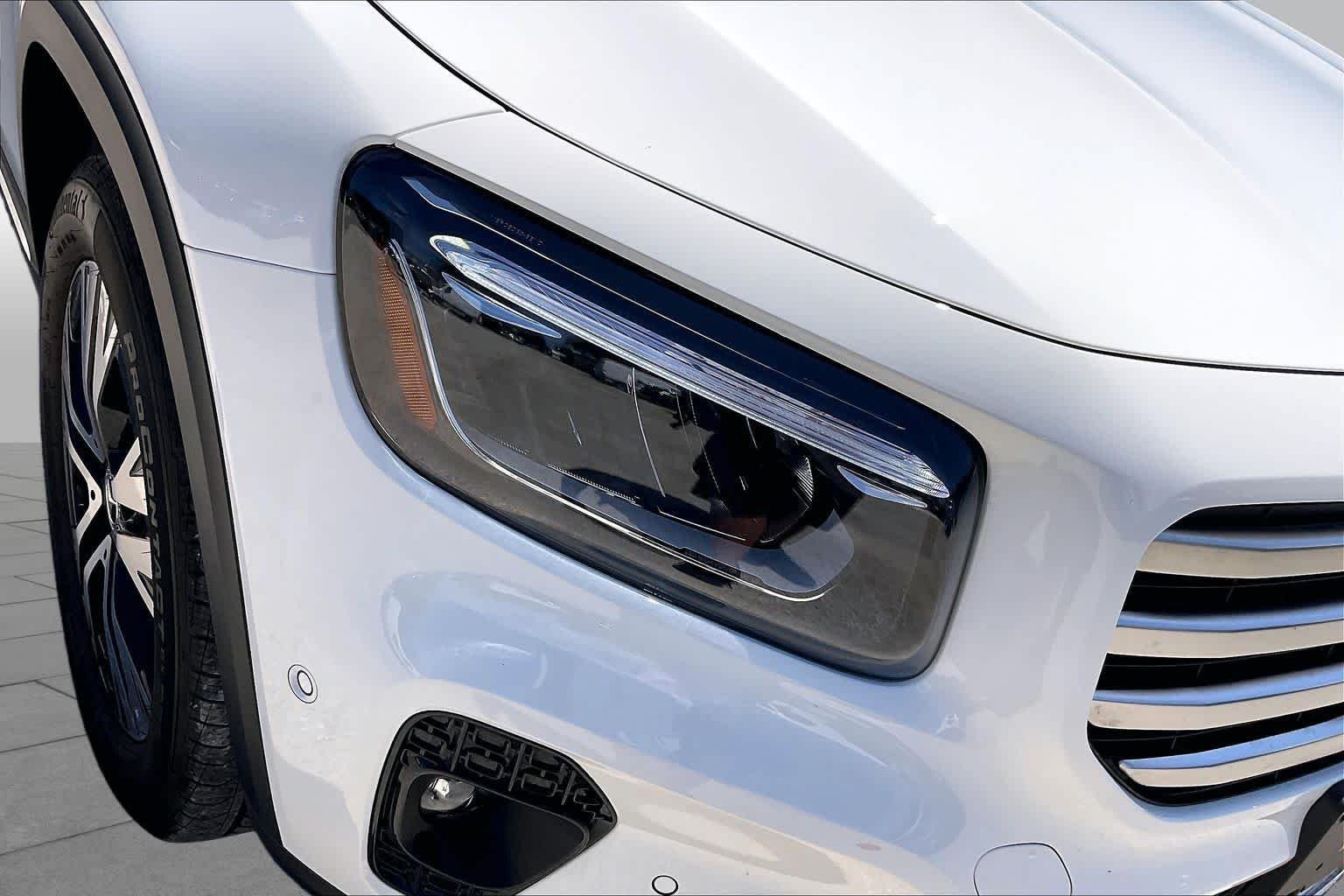 Used 2024 Polar White Mercedes-Benz GLB 250 image 25