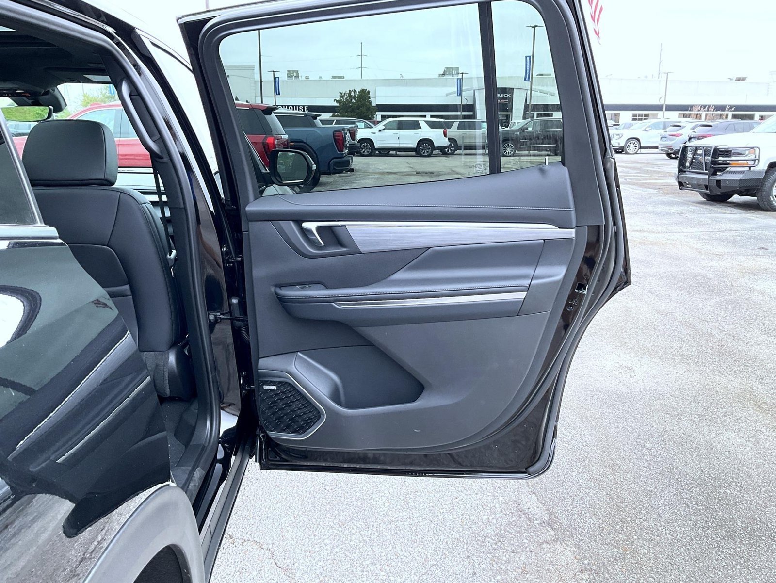 2027 Buick Enclave Preferred - Photo 17