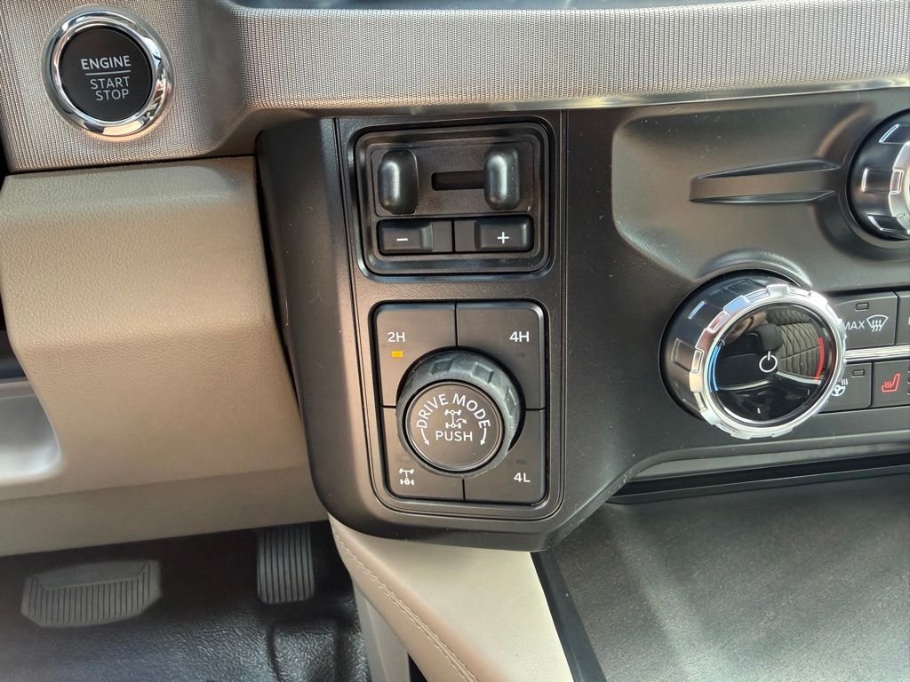 New 2026 Star White Metallic Tri-Coat Ford F-250® Platinum® image 30