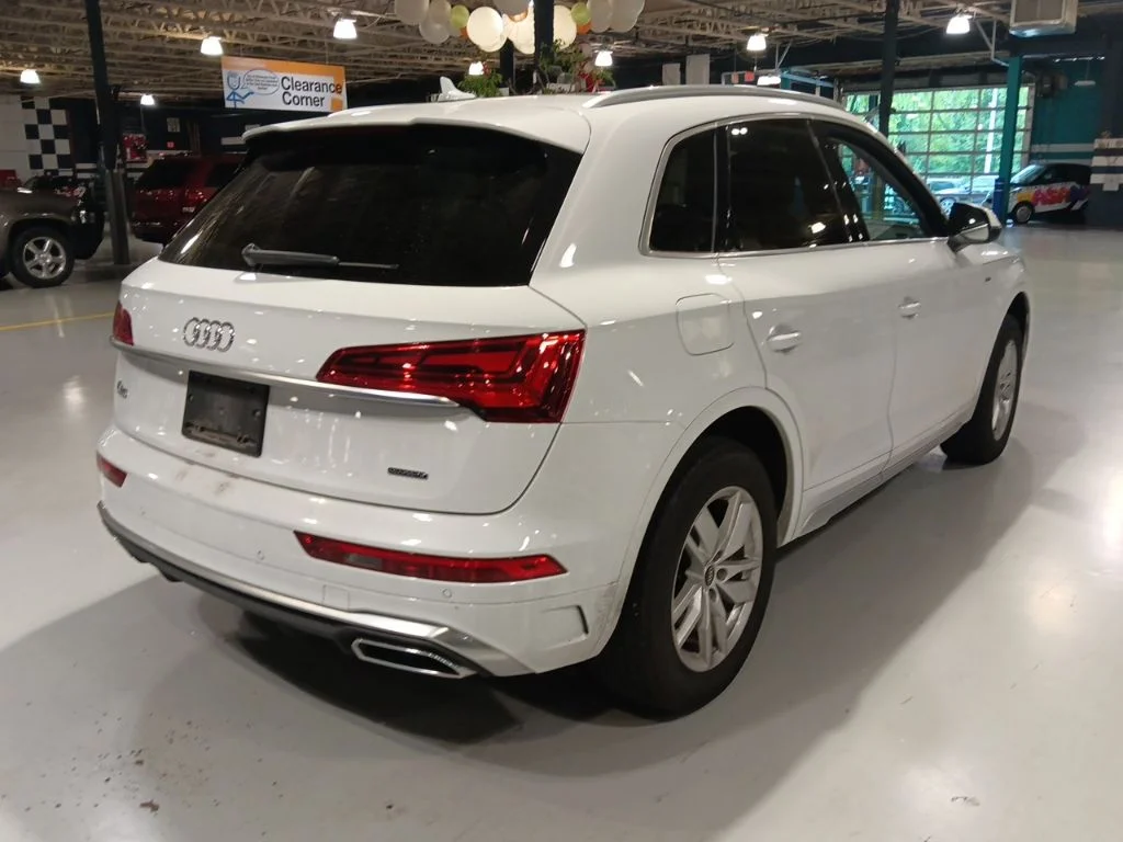 Used 2022 Glacier White Metallic Audi 45 S line Premium image 6