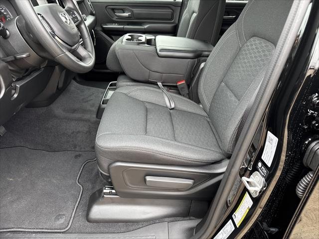New 2026 Diamond Black Crystal Pearl-Coat Exterior Paint RAM TRADESMAN image 9