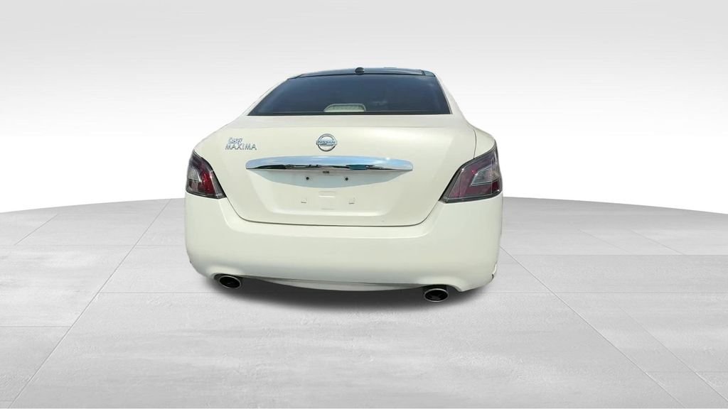 Used 2013 Pearl White Nissan 3.5 SV image 5
