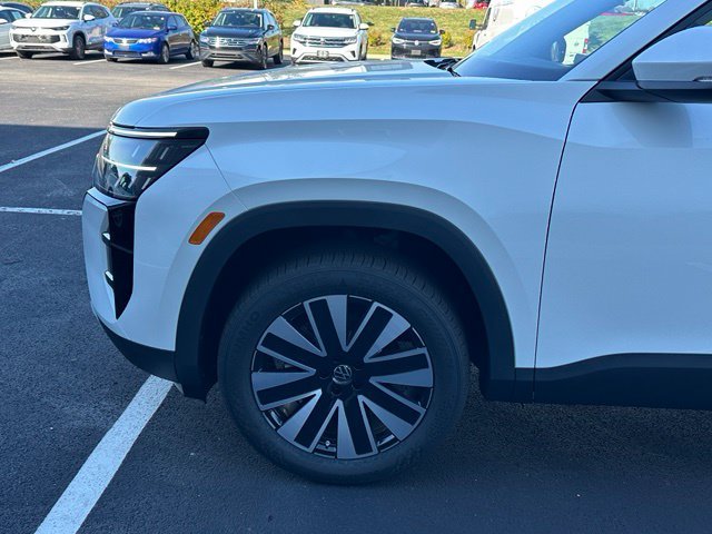 New 2027 White Volkswagen SE w/Technology image 7