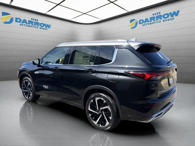 Used 2025 Black Mitsubishi SEL Platinum Edition image 3