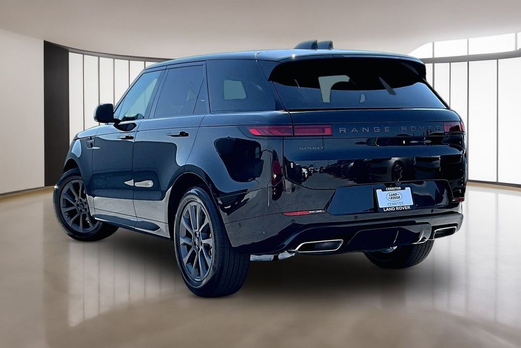 New 2026 SANTORINI BLACK Land Rover Dynamic SE image 3