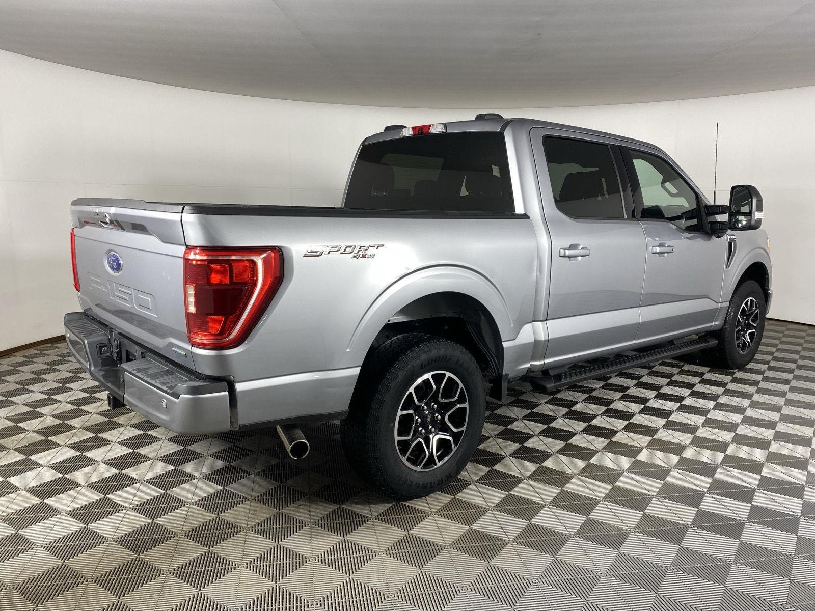Used 2022 Iconic Silver Ford XLT image 8