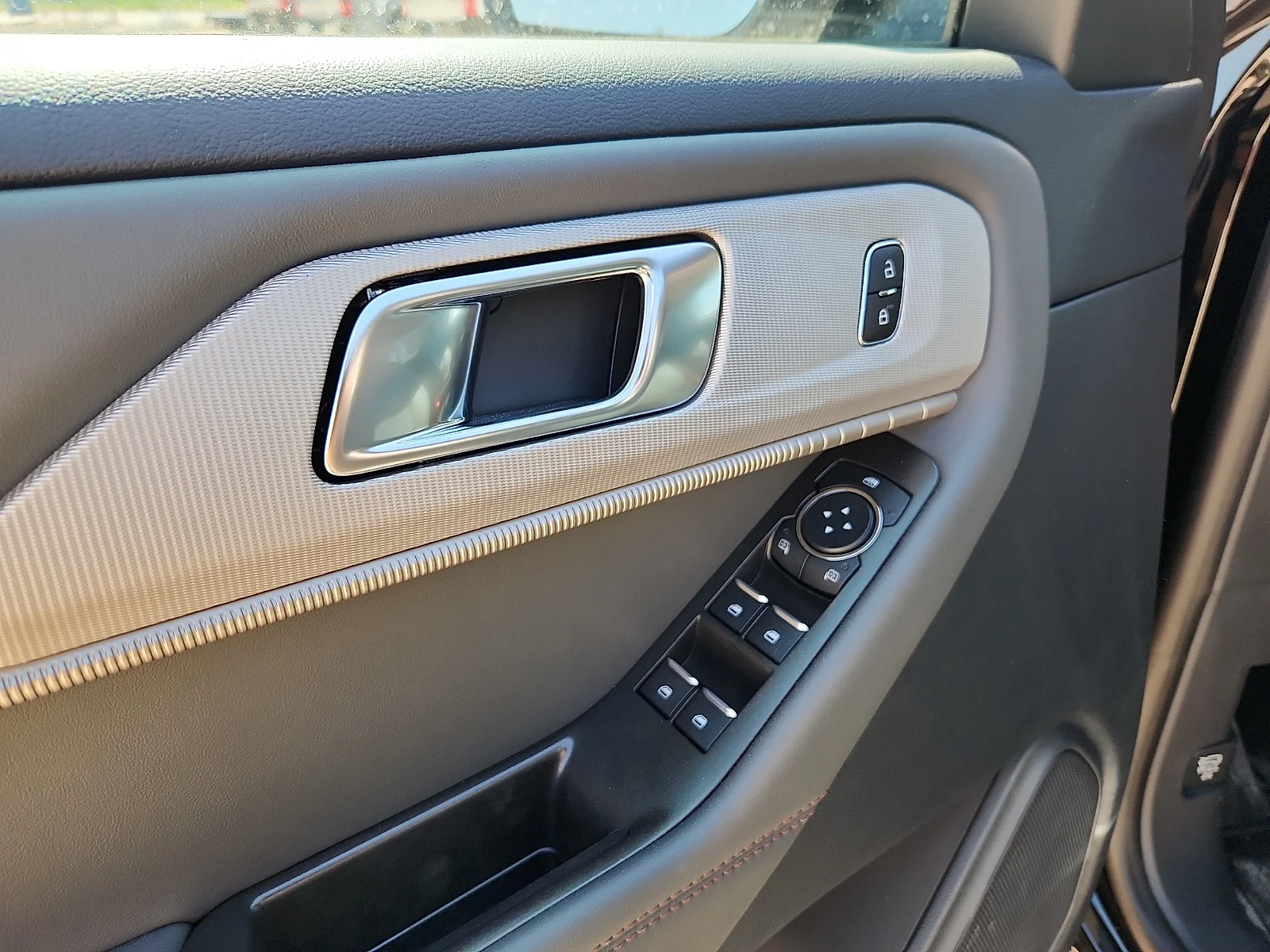 New 2026 Agate Black Metallic Ford Active image 15