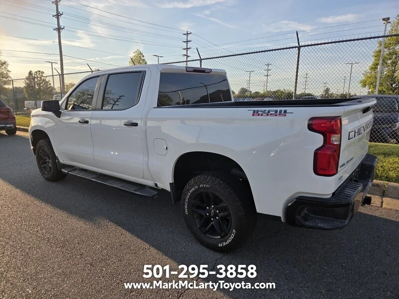 Used 2023 WHITE CHEVROLET 4WD CREW CAB 147" LT TRAIL BOSS image 5