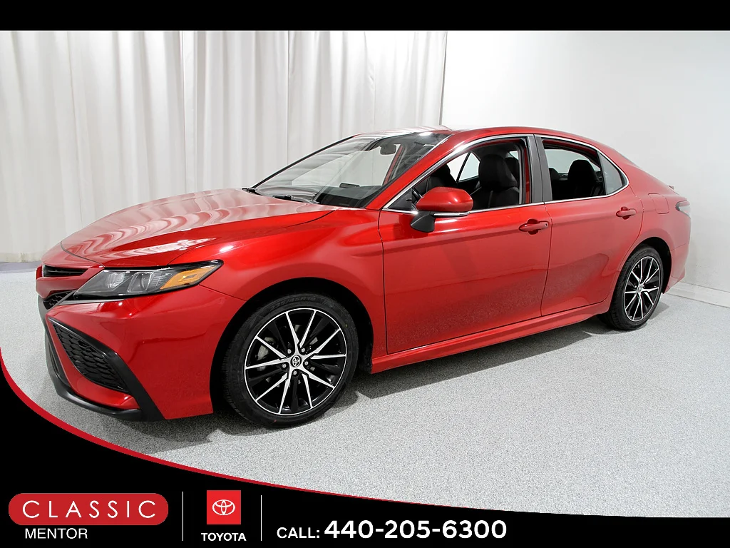 2023 Toyota Camry SE - Photo 3