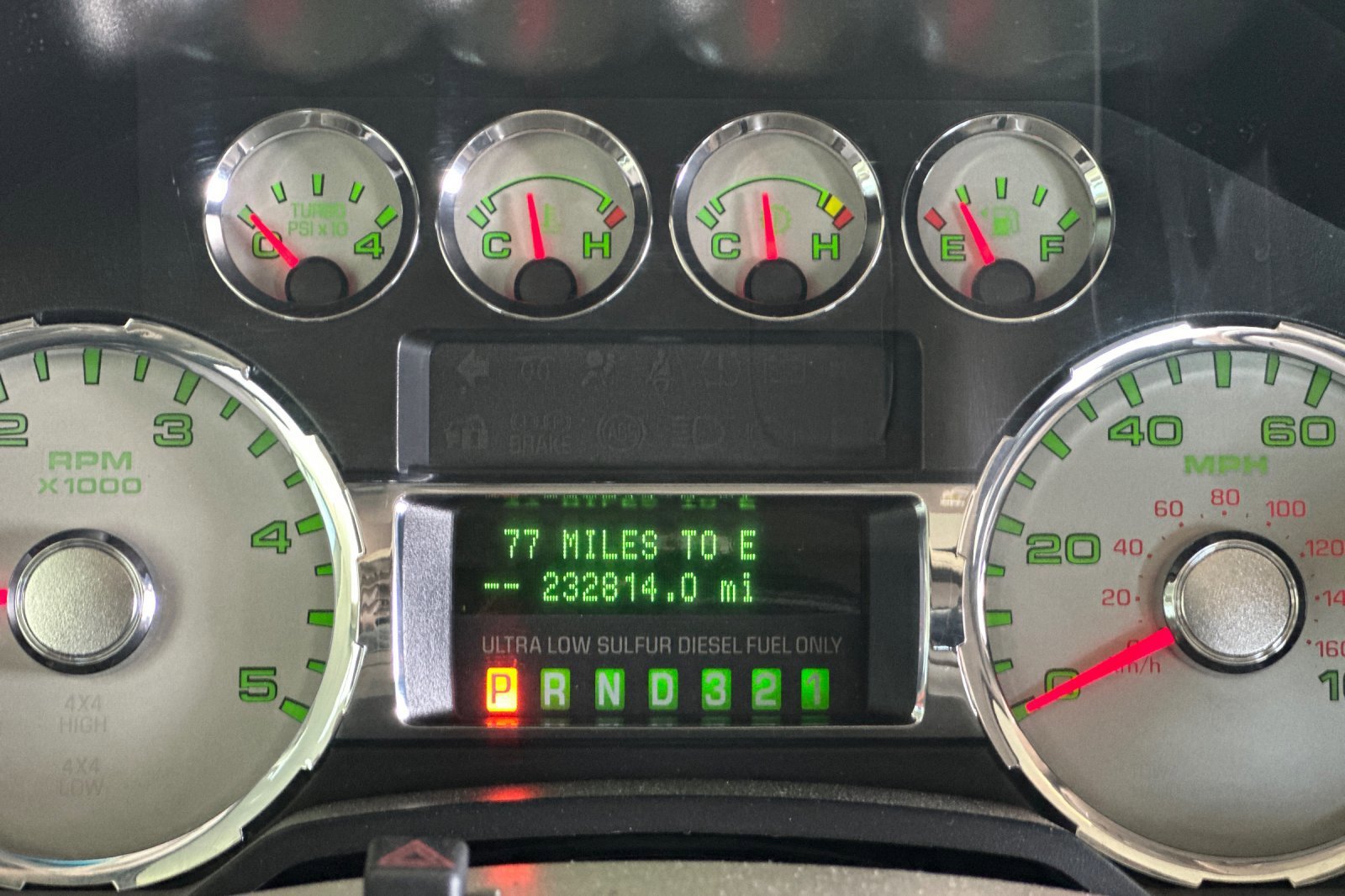 Used 2010 White Ford  image 26
