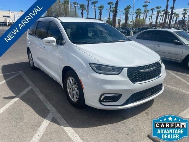 Used 2022 Bright White Clearcoat Chrysler Touring L image 3