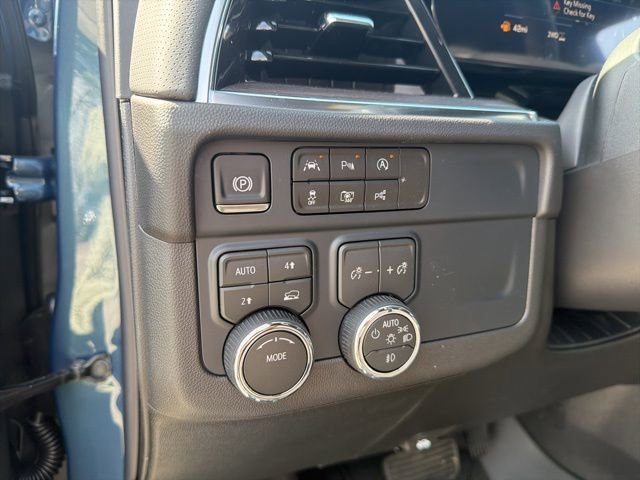 2026 Chevrolet Suburban Premier - Photo 18