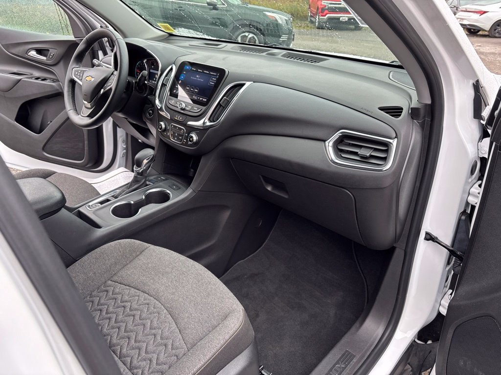 Used 2024 White Chevrolet LT image 25