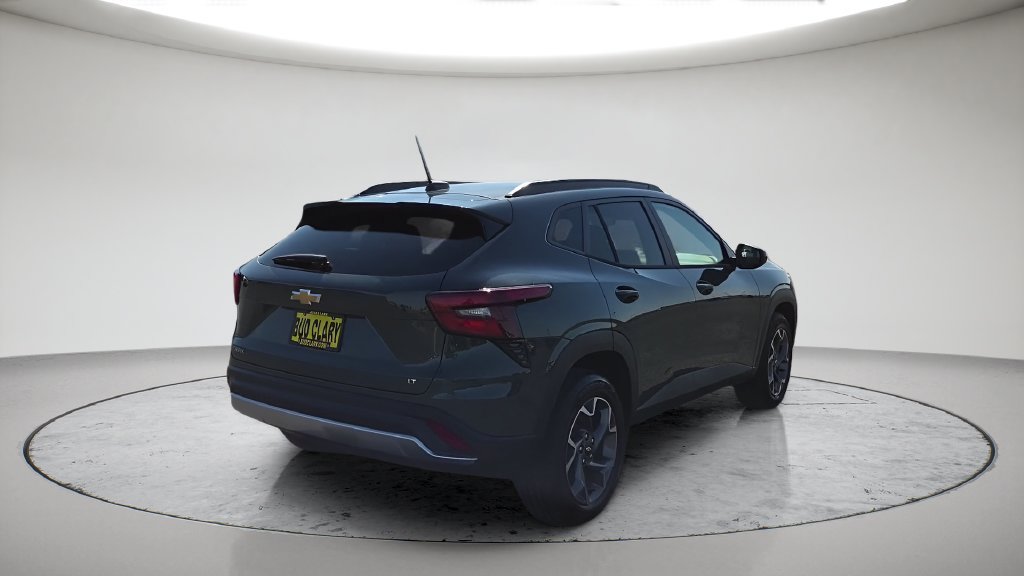 2026 Chevrolet Trax LT - Photo 7