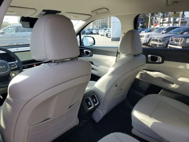 2025 Kia Sorento EX - Photo 25