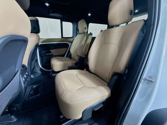 New 2026 Fuji White Land Rover S image 24