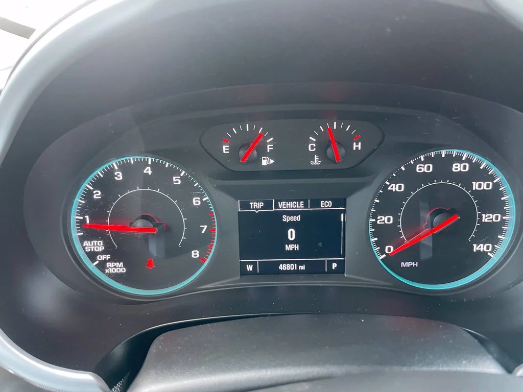 Used 2024 Summit White Chevrolet LT image 9