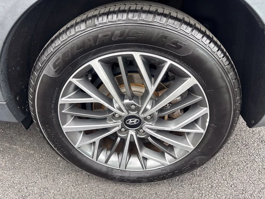 Used 2019 Green Hyundai Ultimate image 12