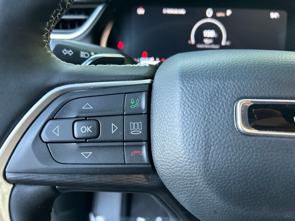 Used 2025 White Jeep Altitude X image 16