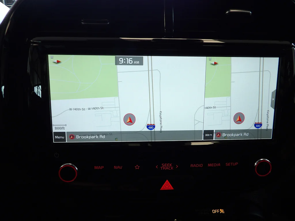 Used 2022 Neptune Blue/Cherry Black Kia X-Line image 33