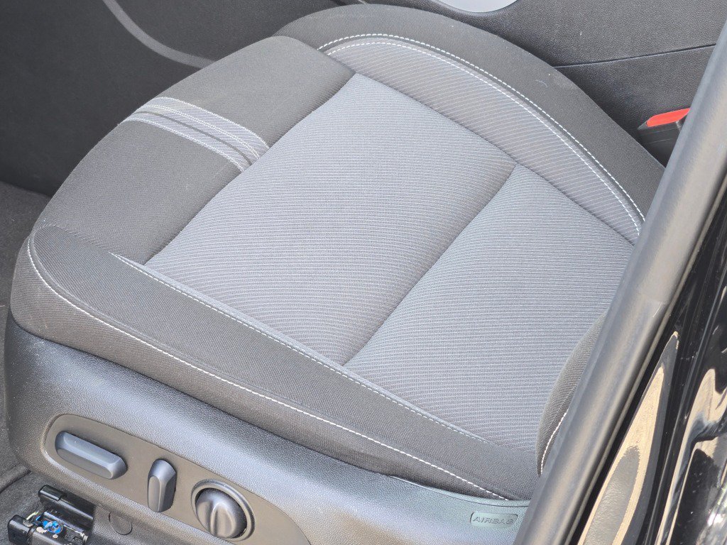 Used 2025 Black Chevrolet 2LT image 23