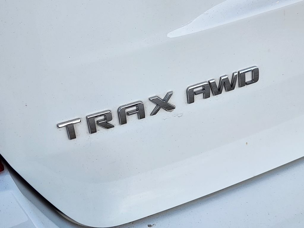 Used 2022 Summit White Chevrolet LT image 14